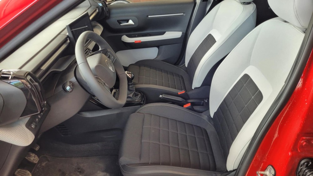 NOUVELLE CITROEN C3 PURE TECH 100 MAX BOITE MANUELLE ROUGE ELIXIR