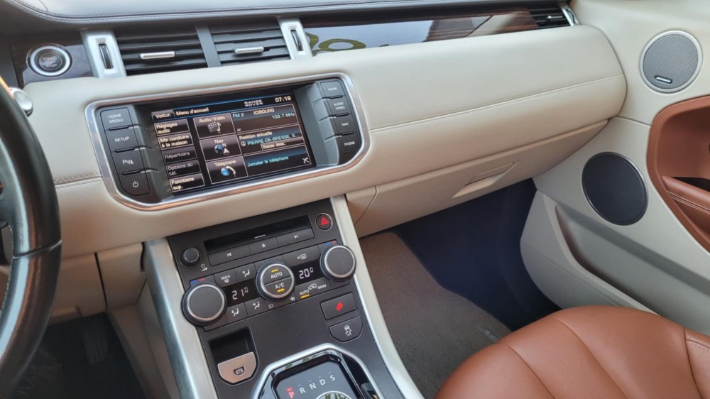 RANGE ROVER EVOQUE 2.2SD4 DYNAMIC visible au garage AUTOMOBILES DU CHATEAU de Pierre de Bresse
