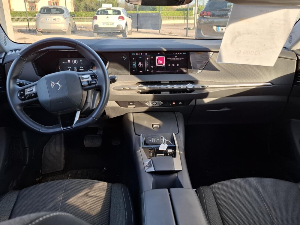 DS4 1.2 130 EAT8 BOITE AUTOMATIQUE FINITION ESPRIT VOYAGE- GARAGE AUTOMOBILES DU CHATEAU PIERRE DE BRESSE
