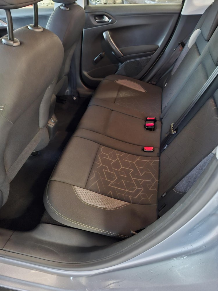 PEUGEOT 2008 1.6 HDI 100 GRISE - 2017 - 120000KM AUTOMOBILES DU CHATEAU - AGENT PEUGEOT à PIERRE DE BRESSE