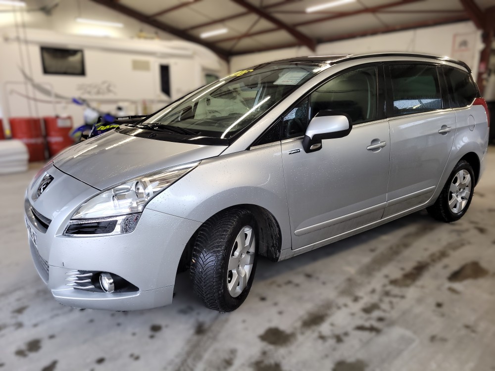 PEUGEOT 5008 1.6 BLUE HDI 112 GRIS - AGENT PEUGEOT AUTOMOBILES DU CHATEAU GARAGE A PIERRE DE BRESSE