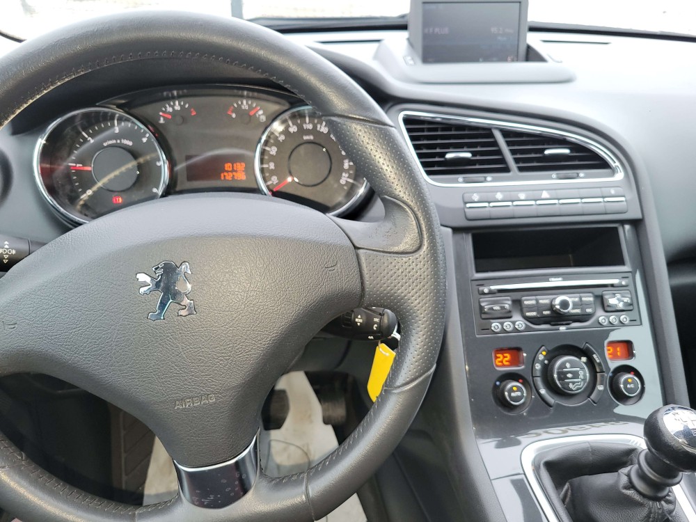 P5008 vo 10509 (TAB BORD).jpg