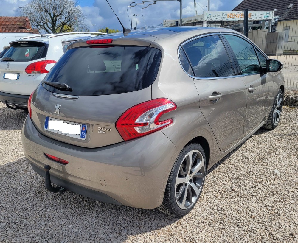 PEUGEOT 208 1.6 E HDI 115 FELINE BRUN GARAGE AUTOMOBILES DU CHATEAU AGENT PEUGEOT A PIERRE DE BRESSE